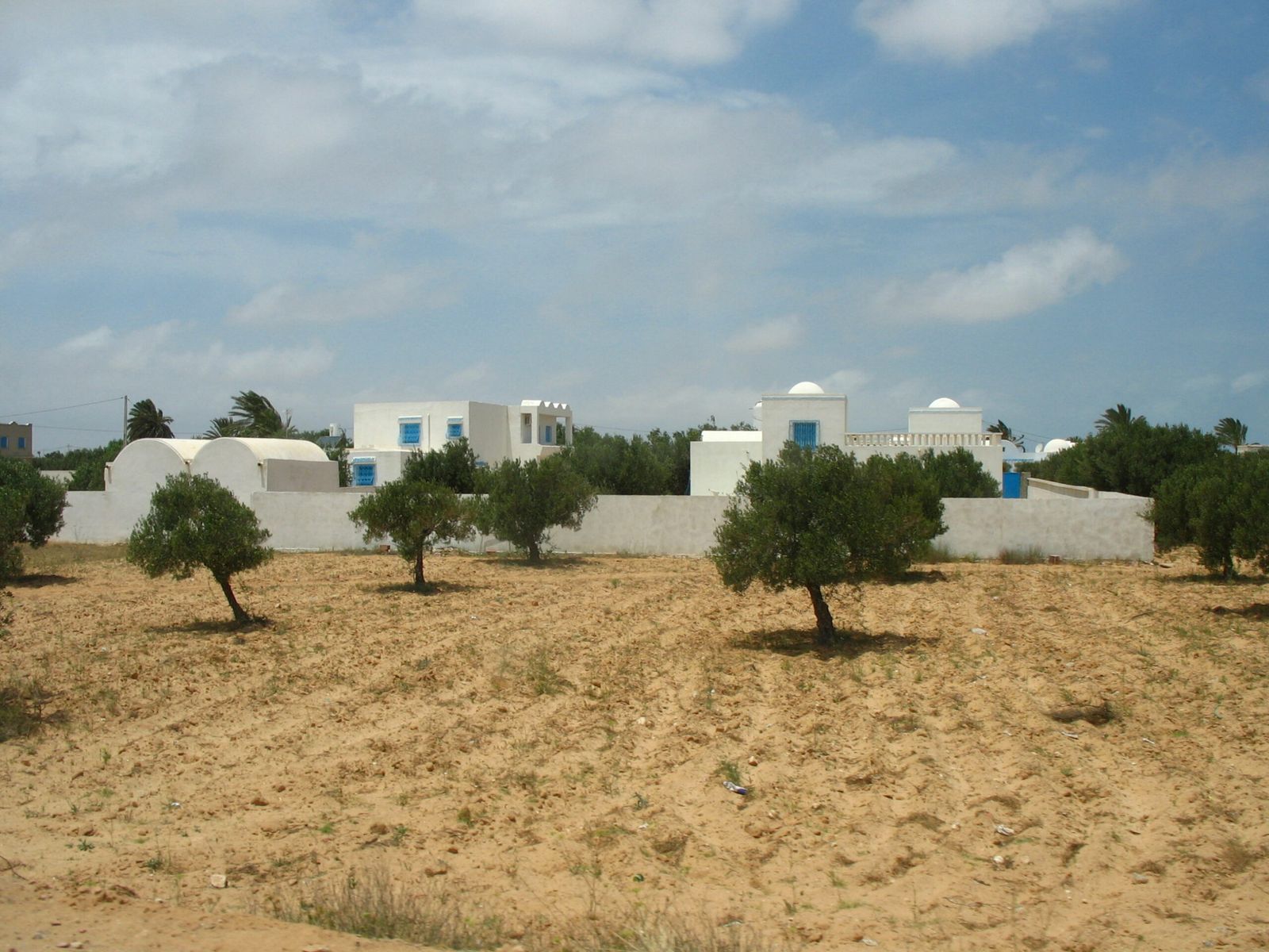 Arquitetura tradicional branca na Ilha de Djerba, Tunísia