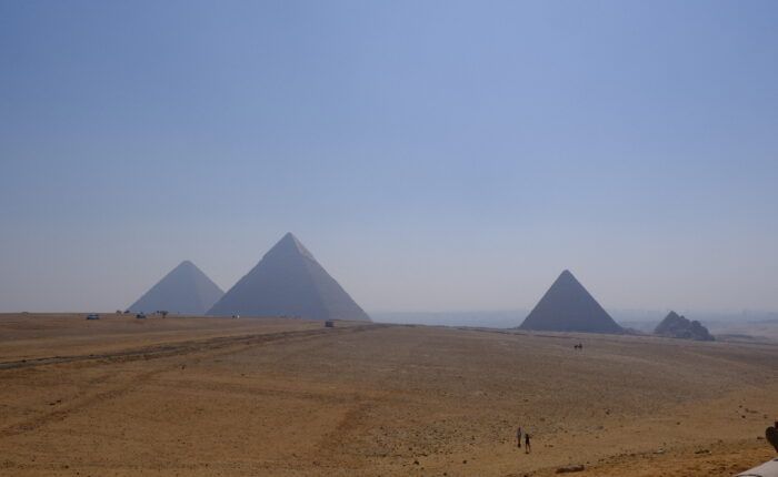 Panorama das Pirâmides de Gizé, no Egito