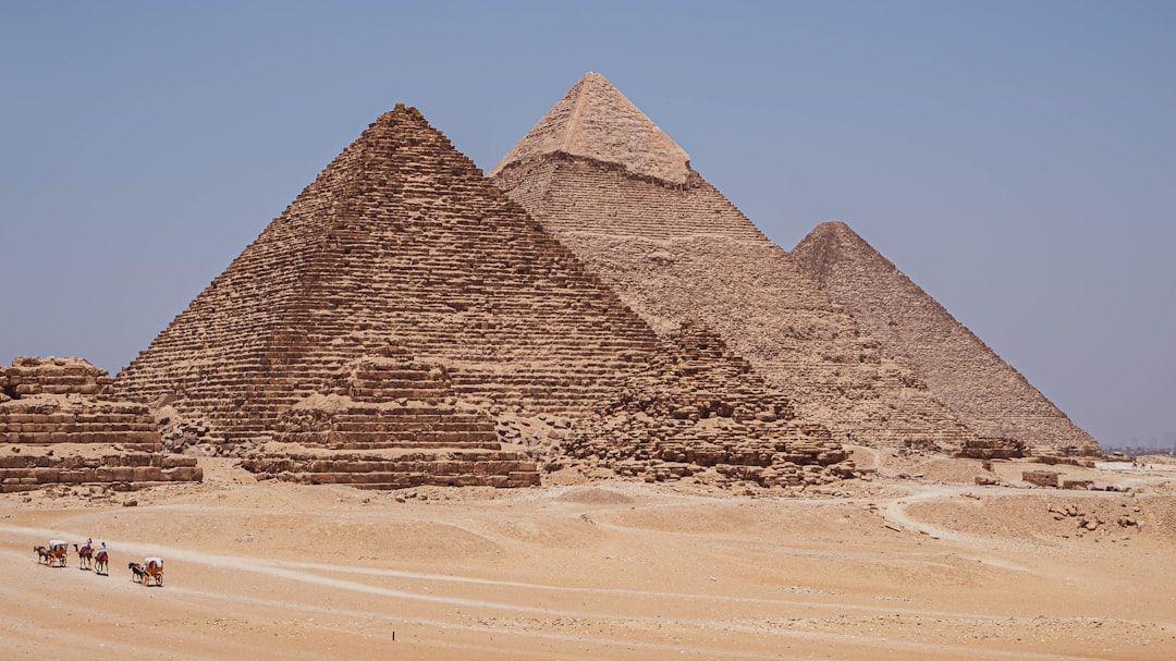 Pirâmides de Gizé nos arredores do Cairo, Egito