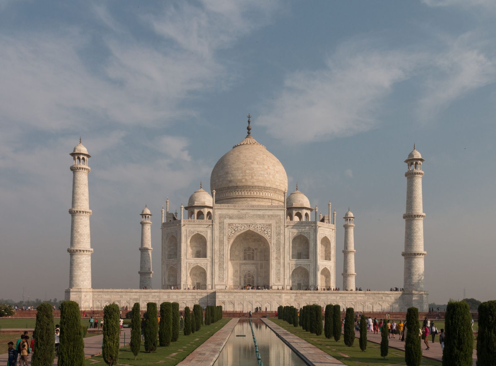 Taj Mahal visto de frente em Agra, Índia