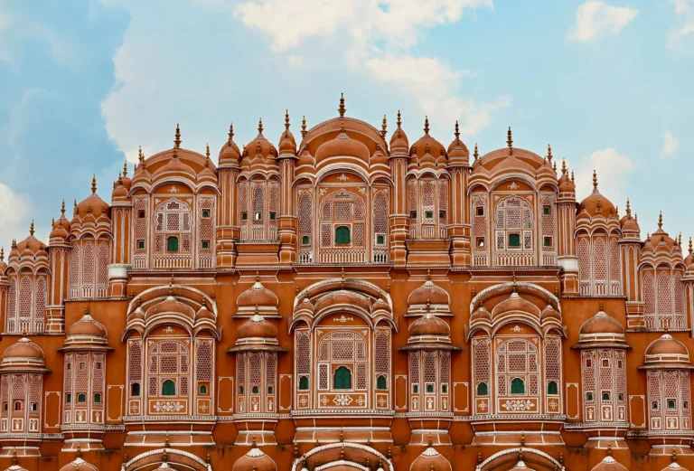 Fachada do Hawa Mahal em Jaipur, a Cidade Rosa