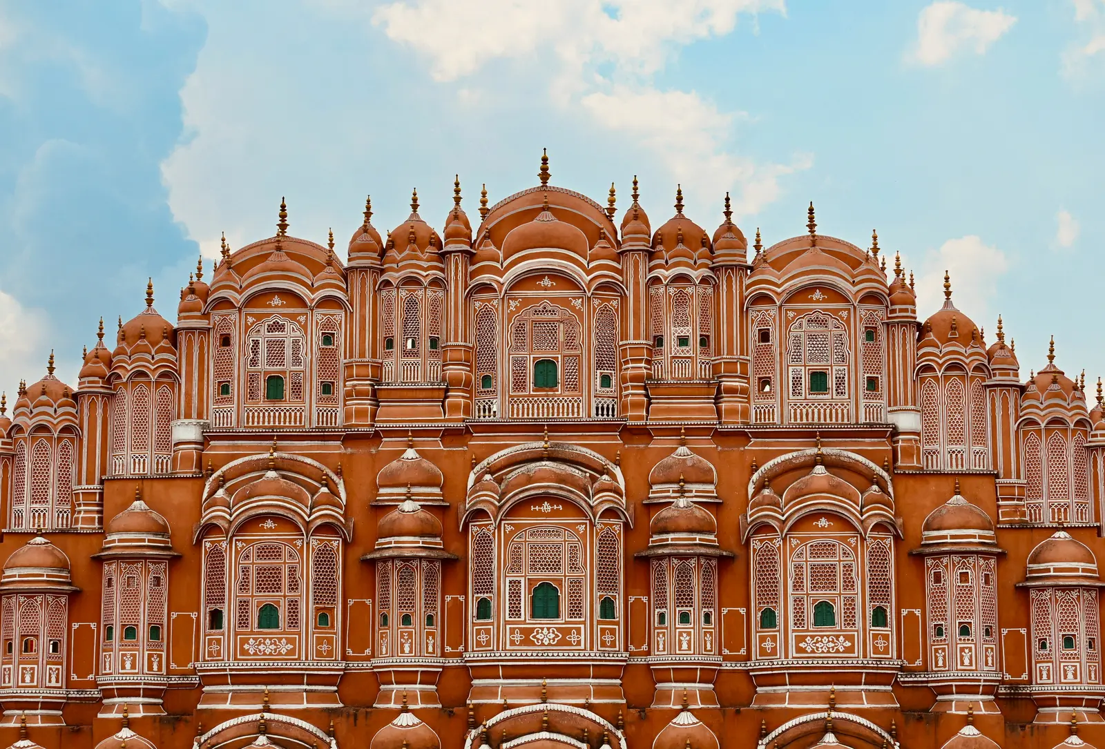 Fachada do Hawa Mahal em Jaipur, a Cidade Rosa