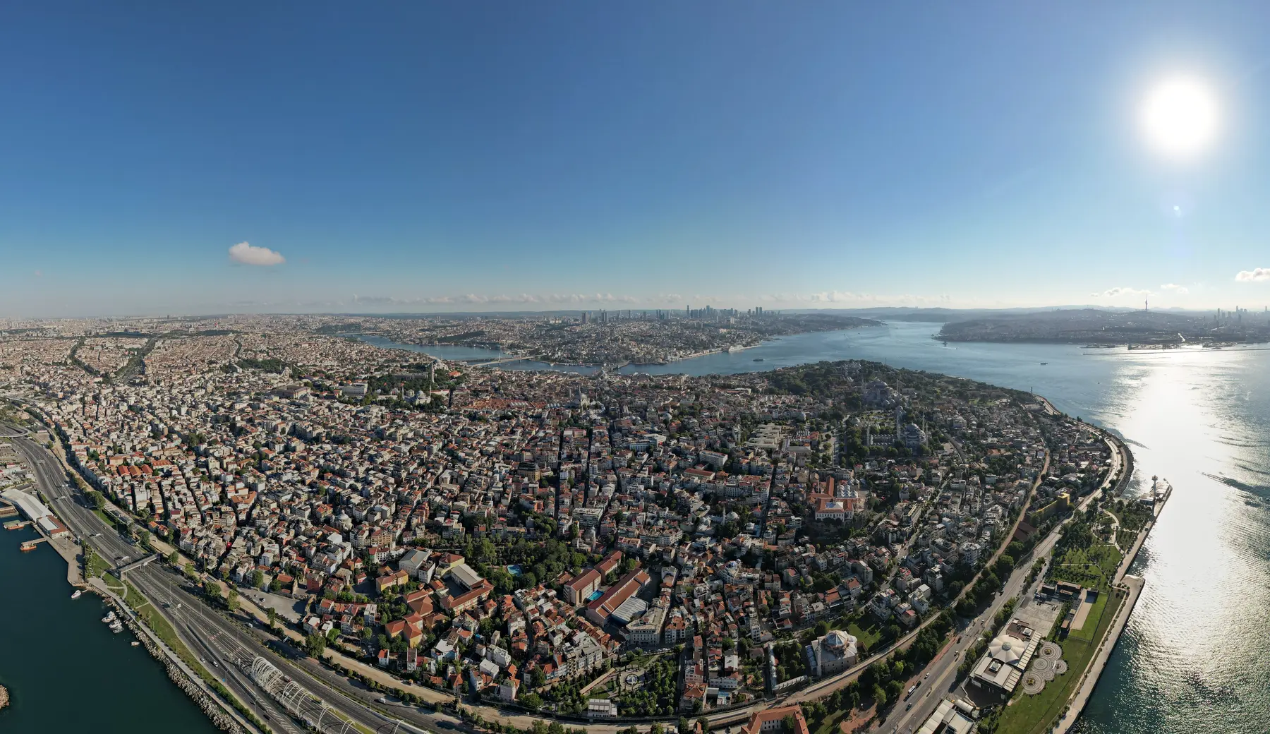 Istambul às margens do Bósforo. Foto: Hunanuk / Wikimedia Commons.
