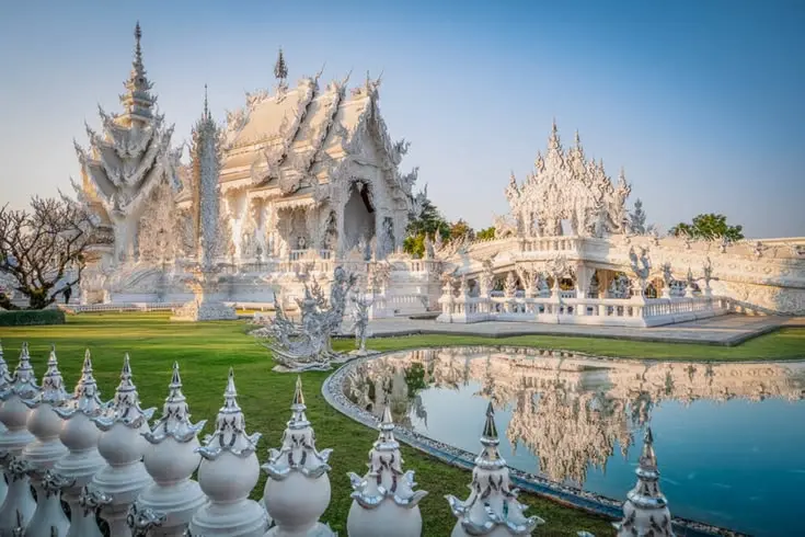 Wat Rong Khun, o Templo Branco, em Chiang Rai, Tailândia