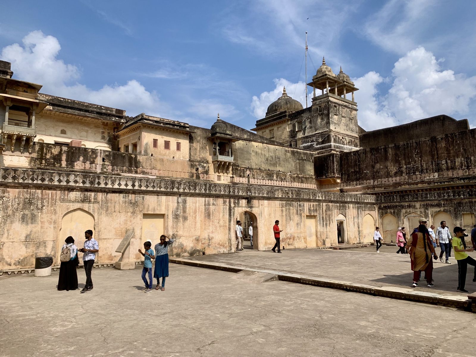 Courtyard and walls of Amber Fort in Jaipur