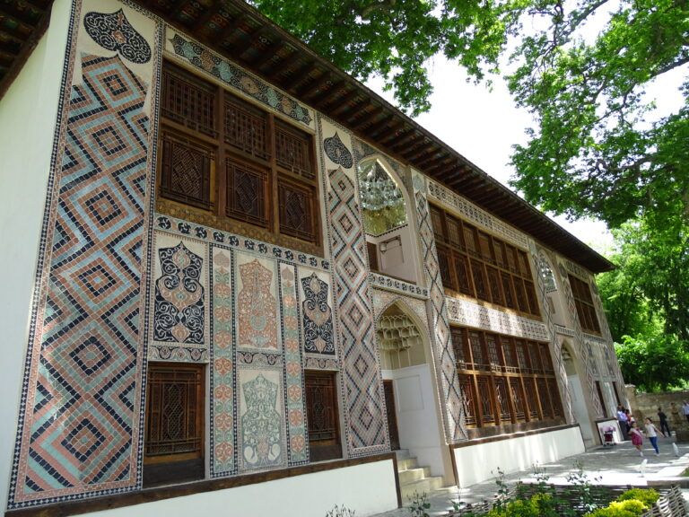 Fachada decorada do Palácio dos Khans, em Sheki.